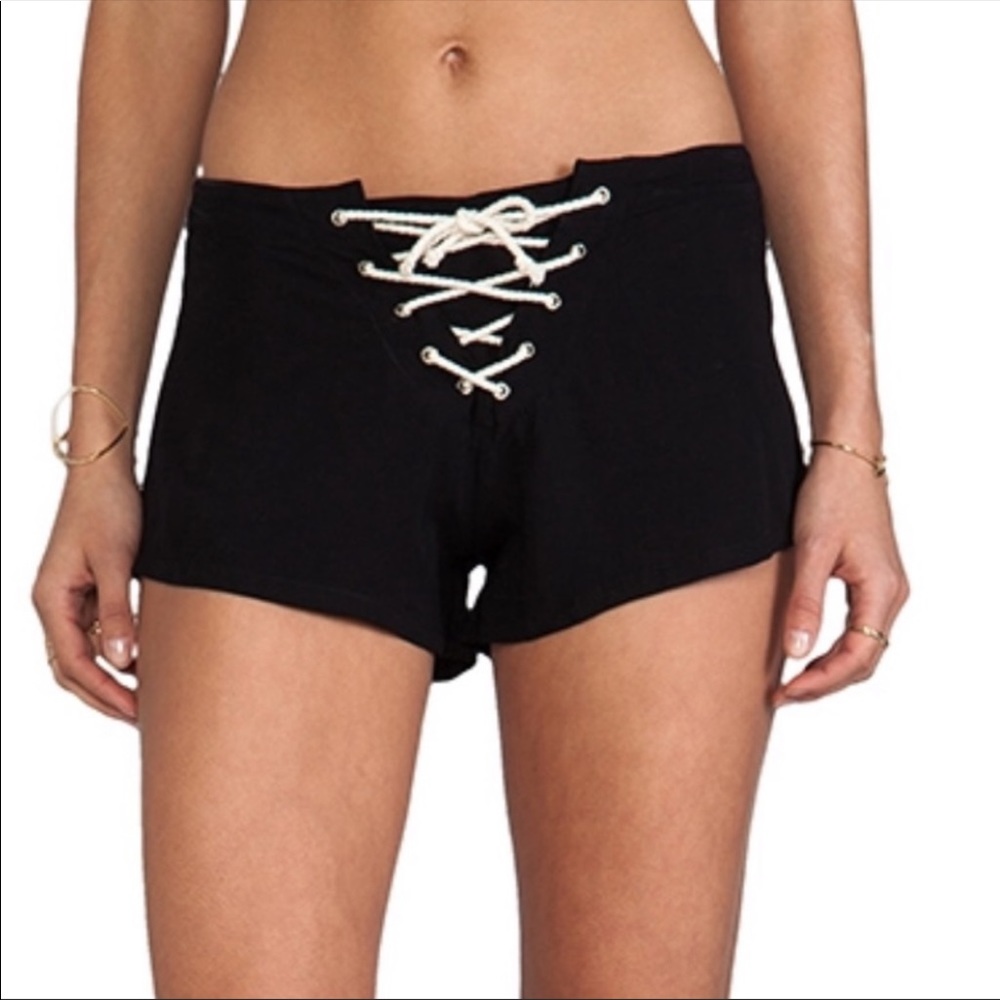BNWOT LENNI THE LABEL SHORTS. SEZY & comfortable✔️